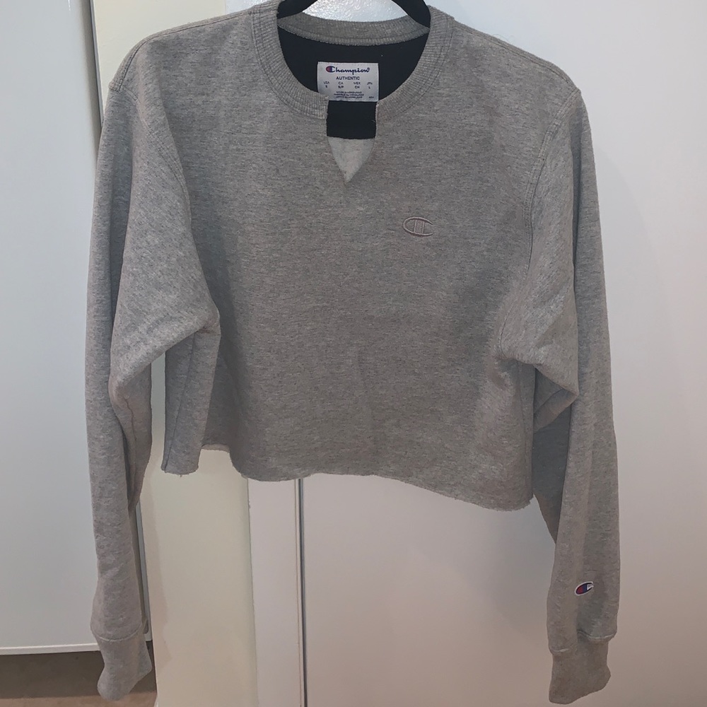 Cropped Champion Sweatshirt
